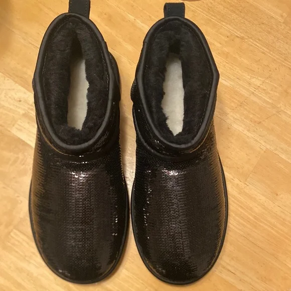 Ugg ultra mini boots - Picture 3 of 7